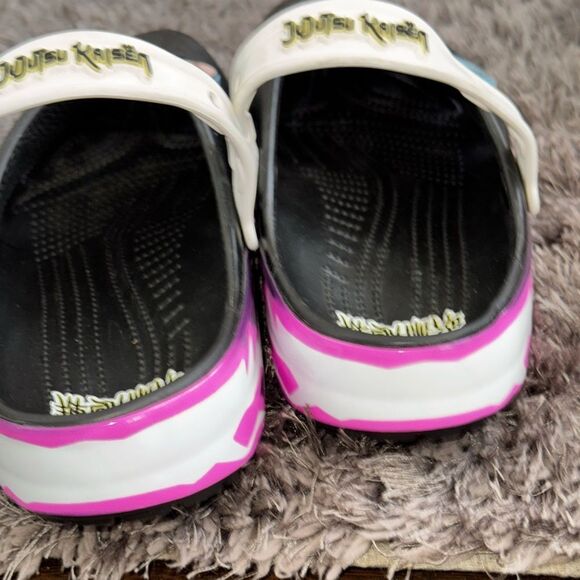 ✨Jujutsu Kaisen Limited Edition Crocs – Size 10M main image 8